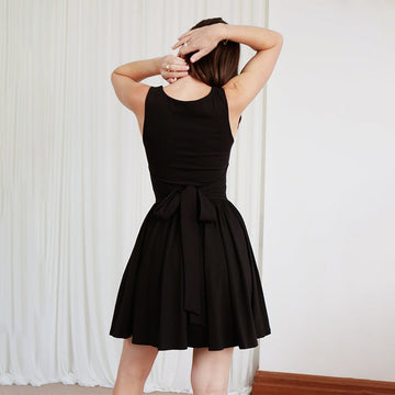 2025 New Solid Color Sleeveless Tie With Hip Repair Dress